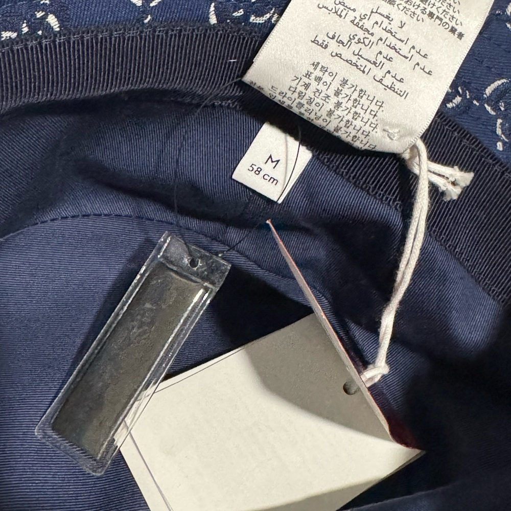 Gucci Navy Monogram Pattern Bucket Hat with Red Label: Size M, 58cm - Picture 4 of 5
